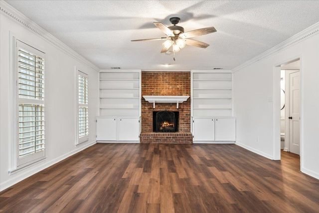 2814 MORNING WOODS DR, Memphis, TN 38016