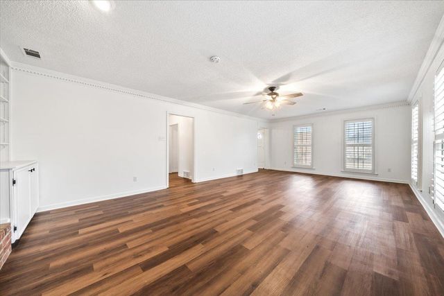 2814 MORNING WOODS DR, Memphis, TN 38016