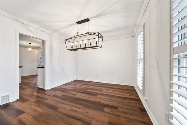 2814 MORNING WOODS DR, Memphis, TN 38016