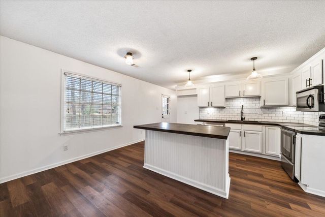 2814 MORNING WOODS DR, Memphis, TN 38016