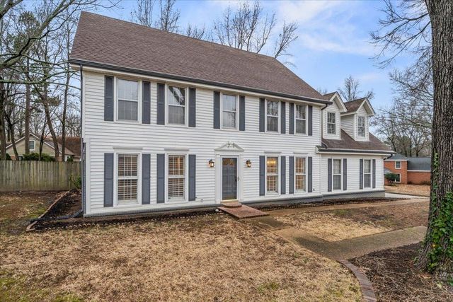 2814 MORNING WOODS DR, Memphis, TN 38016