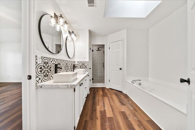 2814 MORNING WOODS DR, Memphis, TN 38016