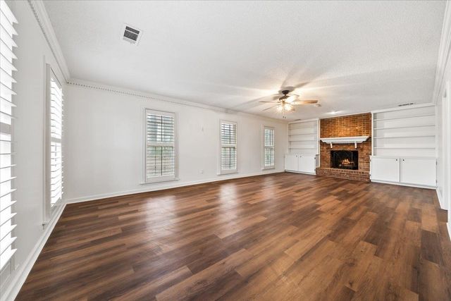 2814 MORNING WOODS DR, Memphis, TN 38016