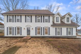 2814 MORNING WOODS DR, Memphis, TN 38016