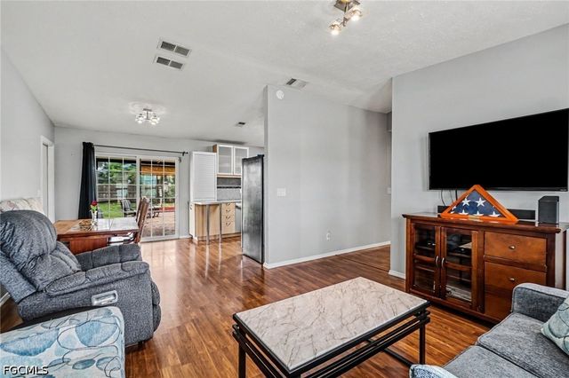 316 SW 19th TER, Cape Coral, FL 33991
