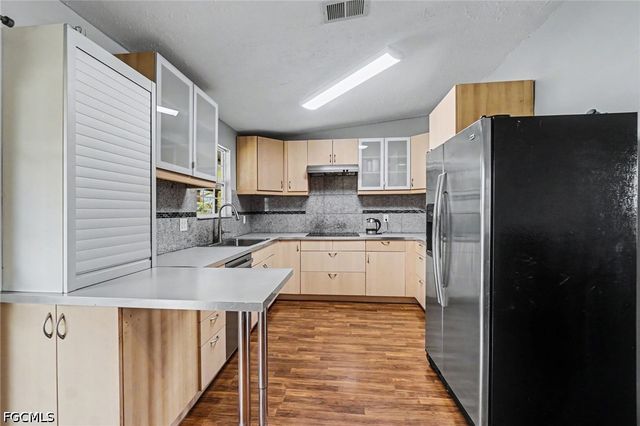 316 SW 19th TER, Cape Coral, FL 33991