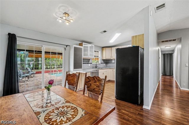 316 SW 19th TER, Cape Coral, FL 33991