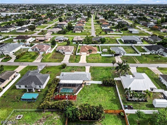 316 SW 19th TER, Cape Coral, FL 33991