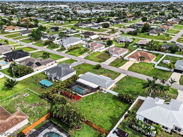 316 SW 19th TER, Cape Coral, FL 33991