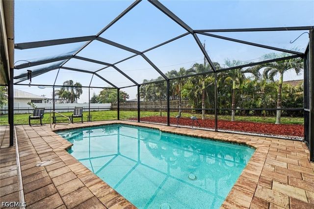 316 SW 19th TER, Cape Coral, FL 33991