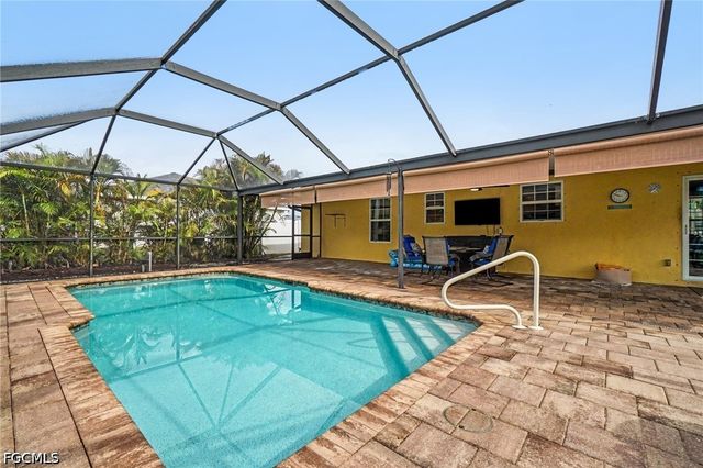 316 SW 19th TER, Cape Coral, FL 33991