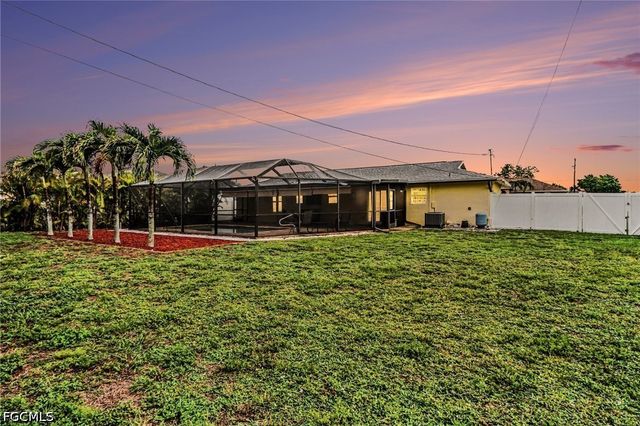 316 SW 19th TER, Cape Coral, FL 33991