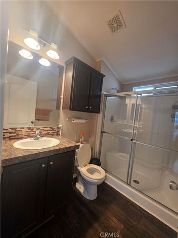 812 N Loren Avenue 18, Azusa, CA 91702