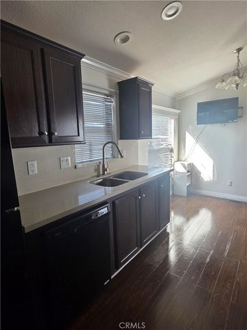 812 N Loren Avenue 18, Azusa, CA 91702