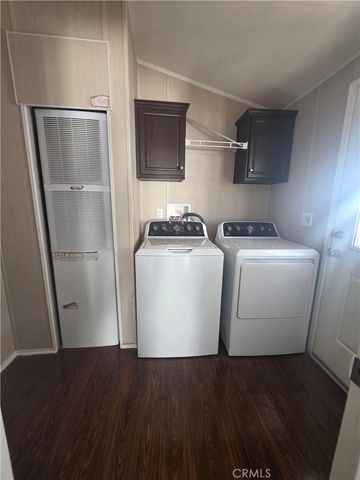 812 N Loren Avenue 18, Azusa, CA 91702