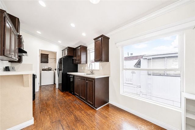 812 N Loren Avenue 18, Azusa, CA 91702