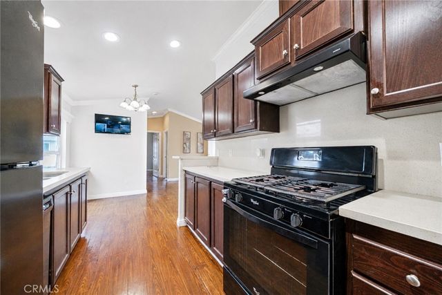 812 N Loren Avenue 18, Azusa, CA 91702