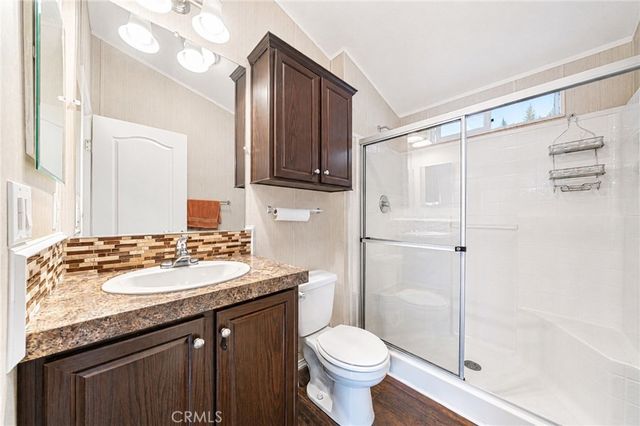 812 N Loren Avenue 18, Azusa, CA 91702