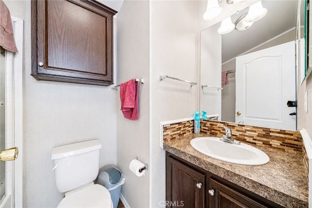 812 N Loren Avenue 18, Azusa, CA 91702