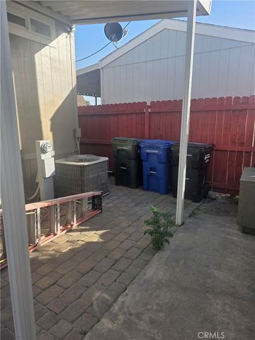 812 N Loren Avenue 18, Azusa, CA 91702