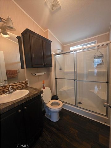 812 N Loren Avenue 18, Azusa, CA 91702