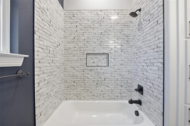 195 Rio Rancho Drive, Decatur, TX 76234