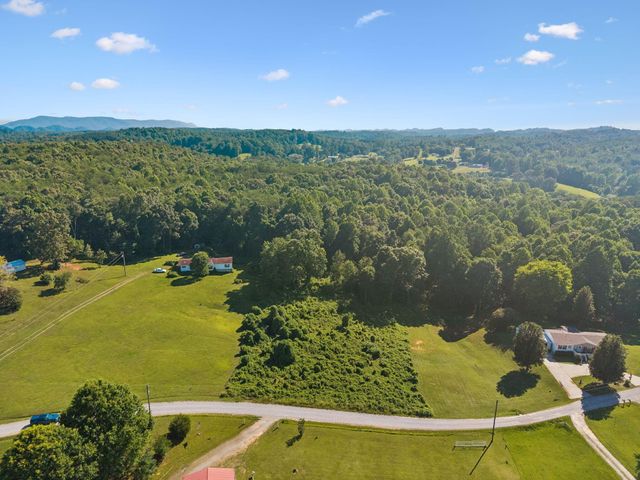 140 Scenic View Lane, Madisonville, TN 37354