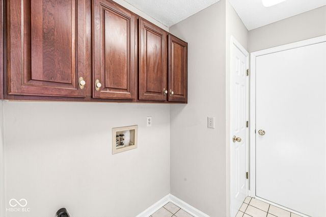 7869 Clearwater Parkway, Indianapolis, IN 46240