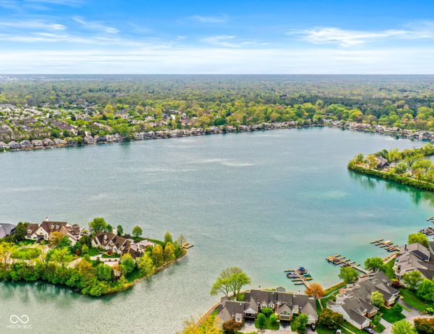 7869 Clearwater Parkway, Indianapolis, IN 46240
