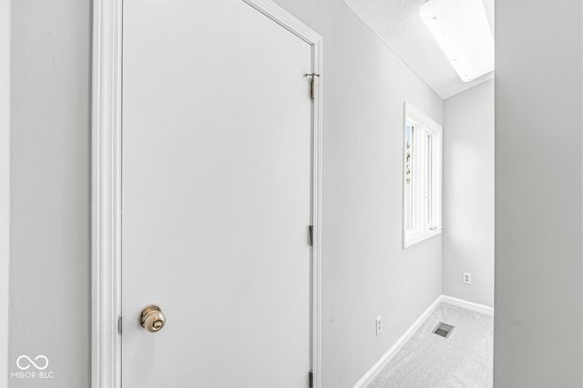 7869 Clearwater Parkway, Indianapolis, IN 46240