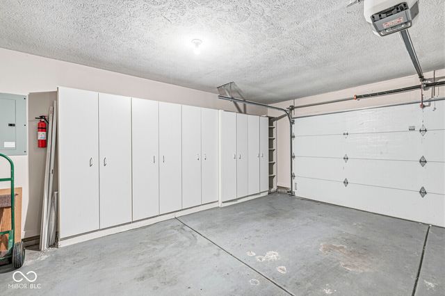 7869 Clearwater Parkway, Indianapolis, IN 46240