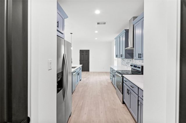 8136 Chateau Street, Houston, TX 77028