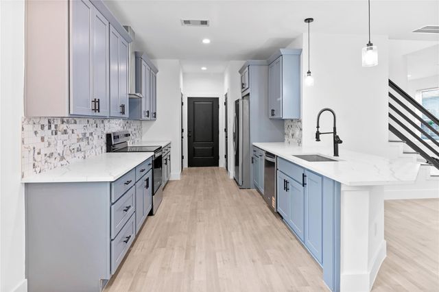 8136 Chateau Street, Houston, TX 77028