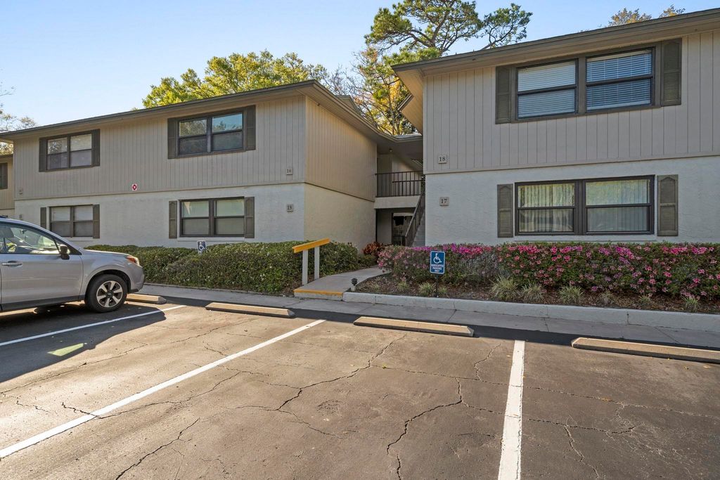 16 Alcira Ct, St Augustine, FL 32086