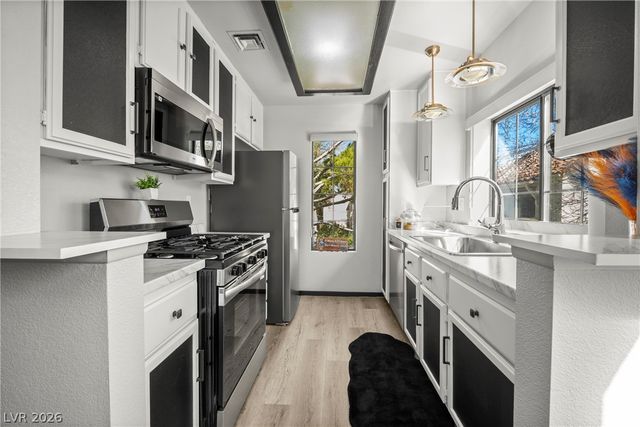 4873 South Torrey Pines Drive 205, Las Vegas, NV 89103