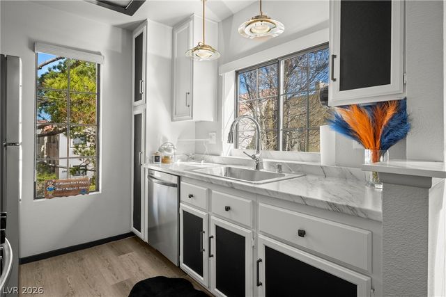 4873 South Torrey Pines Drive 205, Las Vegas, NV 89103