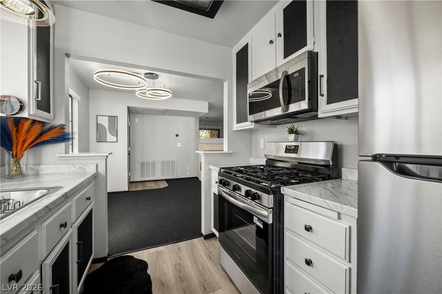 4873 South Torrey Pines Drive 205, Las Vegas, NV 89103