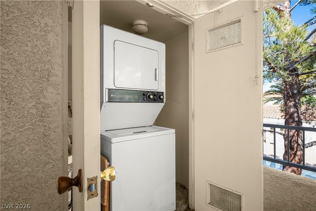 4873 South Torrey Pines Drive 205, Las Vegas, NV 89103