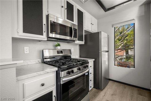 4873 South Torrey Pines Drive 205, Las Vegas, NV 89103