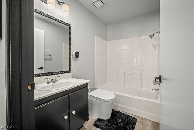 4873 South Torrey Pines Drive 205, Las Vegas, NV 89103