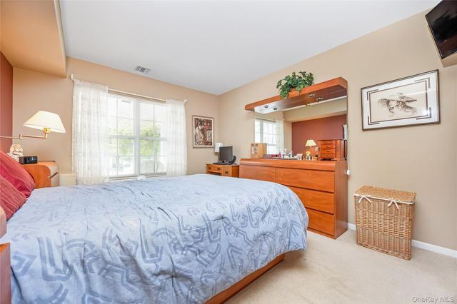 8 Hannah Lane, Middle Island, NY 11953