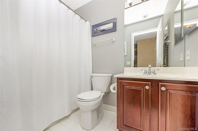 8 Hannah Lane, Middle Island, NY 11953