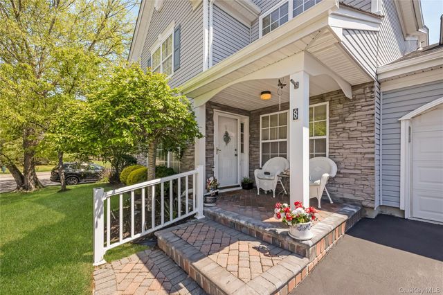 8 Hannah Lane, Middle Island, NY 11953