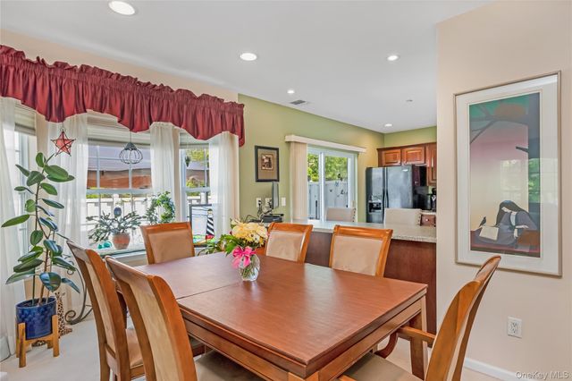 8 Hannah Lane, Middle Island, NY 11953