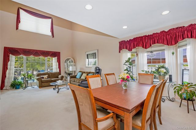 8 Hannah Lane, Middle Island, NY 11953