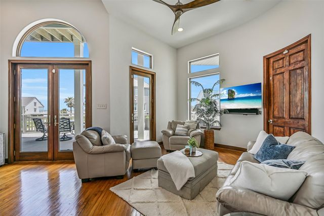 4206 Turks Point, Galveston, TX 77554