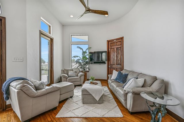 4206 Turks Point, Galveston, TX 77554