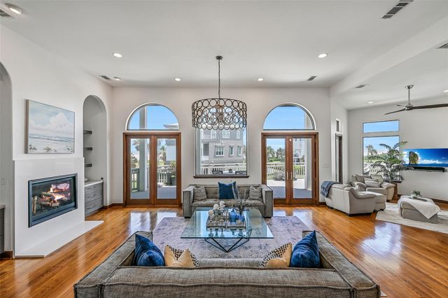 4206 Turks Point, Galveston, TX 77554