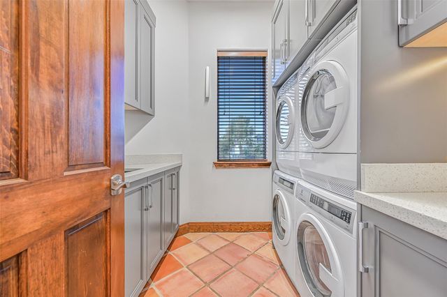 4206 Turks Point, Galveston, TX 77554