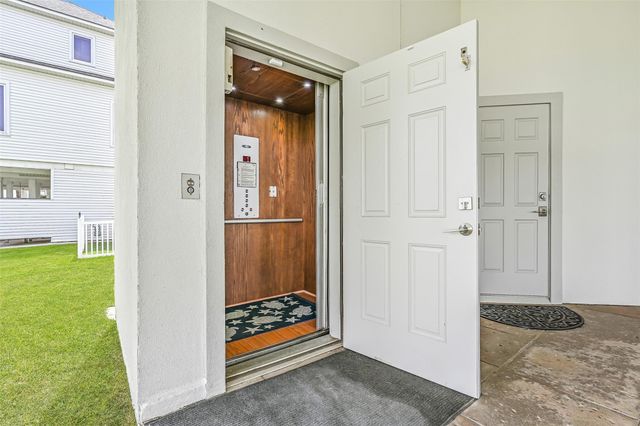 4206 Turks Point, Galveston, TX 77554